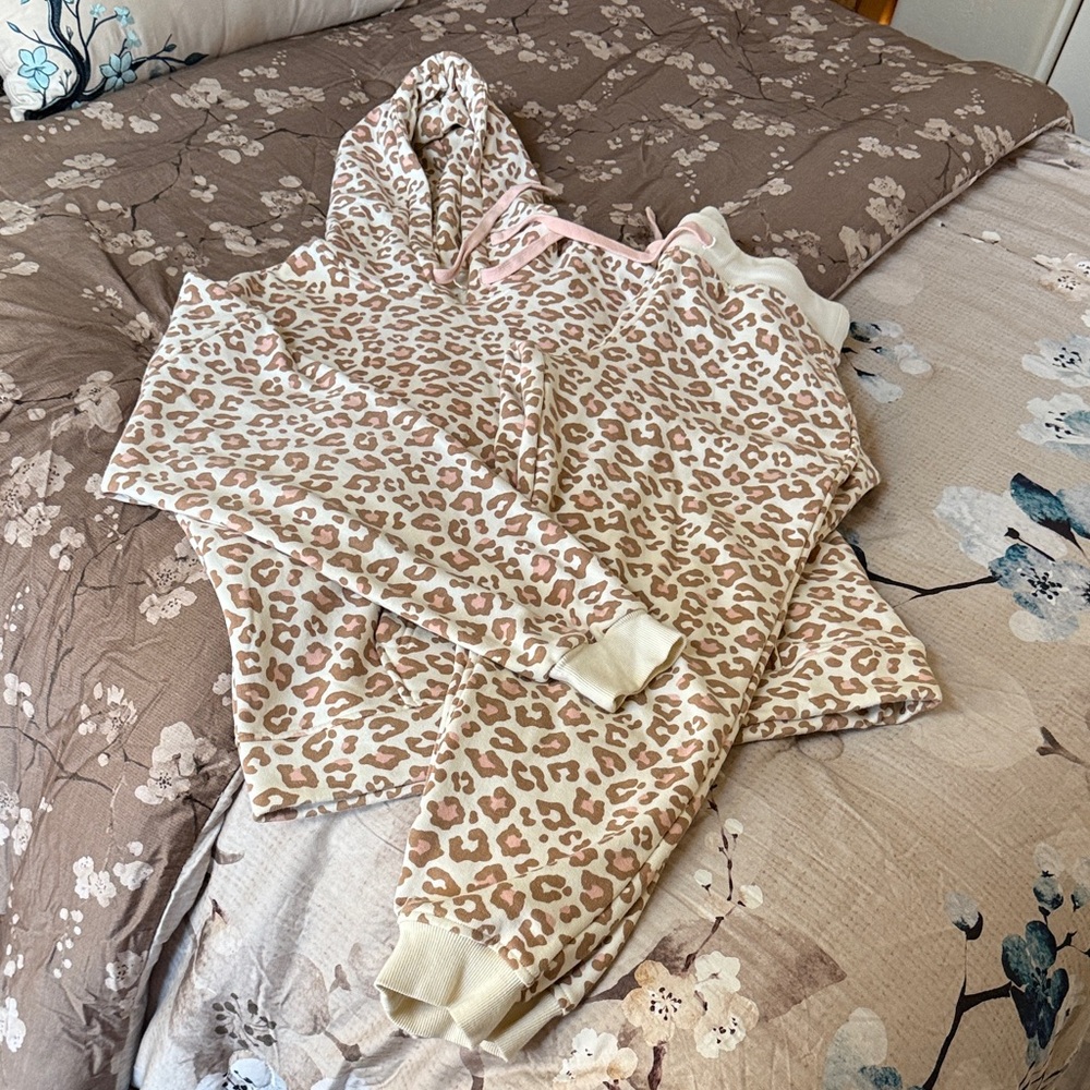 UGG Cream Fleece Loungewear